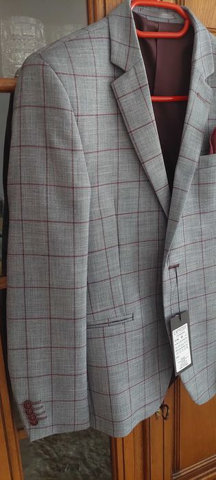 Vand Sacou Gri in Carouri Visinii cu caltuseala visinie.