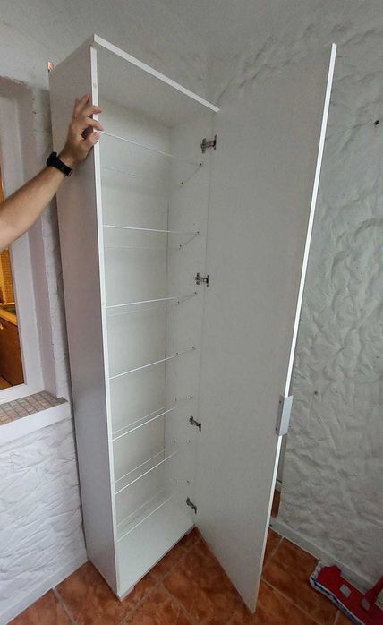 Vand pantofar Ikea, cu usa oglinda usor crapata