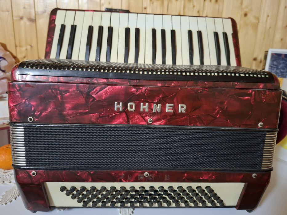 Hohner original  sunet clar arata foarte bine pret fix nu negociez