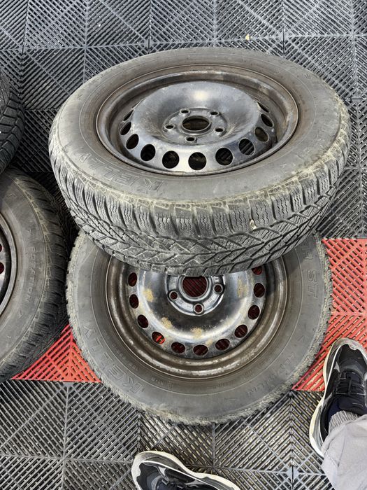 Jante cu cauciucuri de iarna