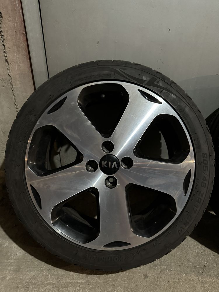 KIA RIO 17" 4x100 оргинални джанти с гуми 205/45/17 XL UHP дот 1923