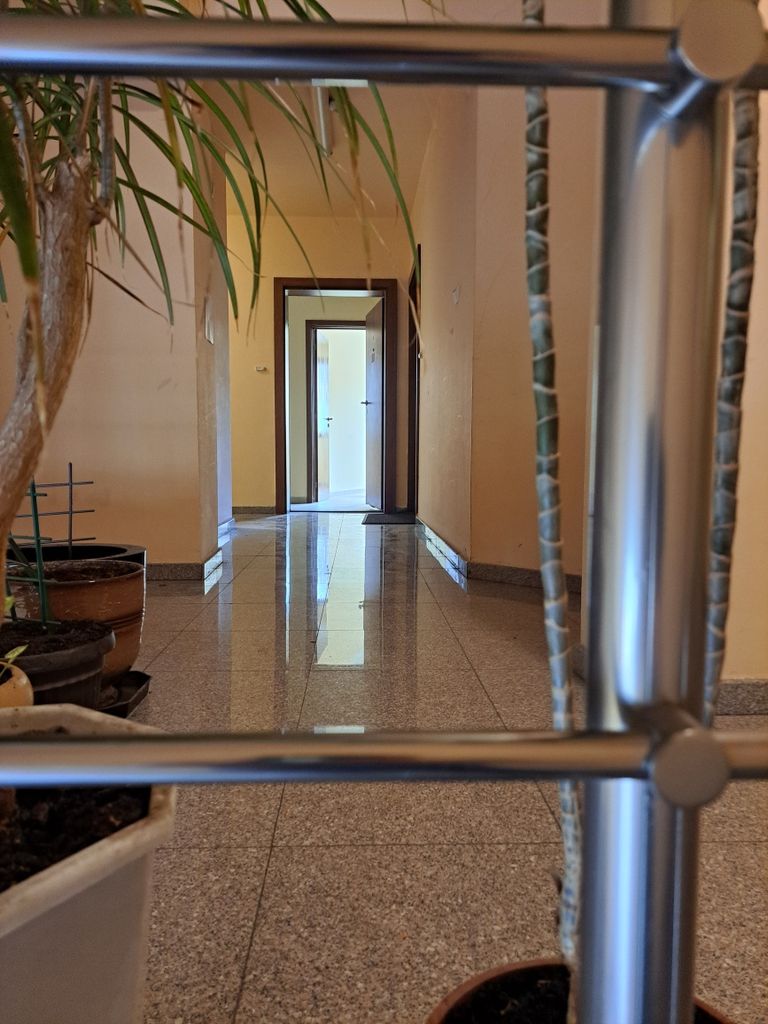 Дава се под наем Ателие в София, Зона Б-5-3 - 32 кв.м за 350 € - Снимка #2