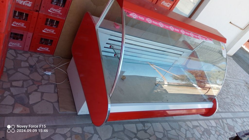 Vitrina xolodelnik