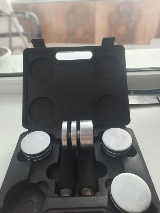 Продам гантели в кейсе