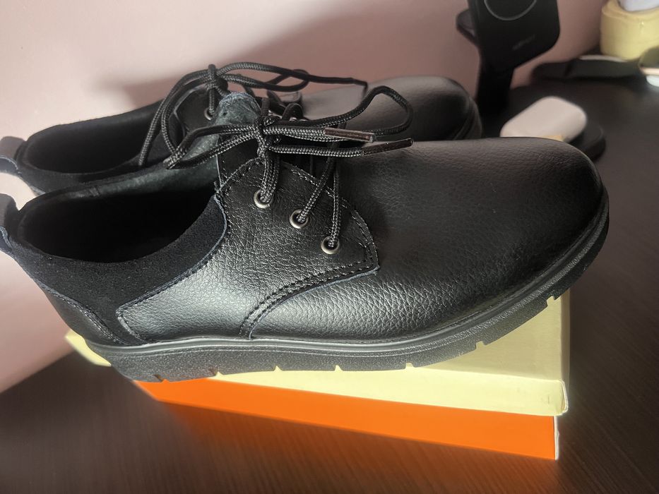 Pantofi noi din piele pt femei