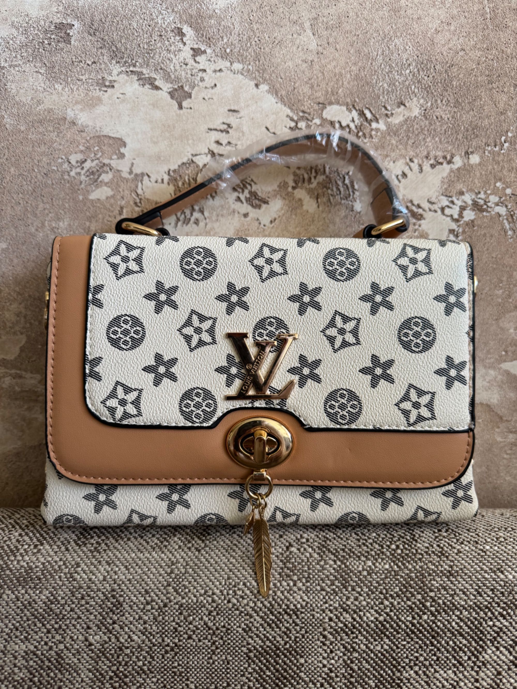 Дамска чанта Louis Vuitton