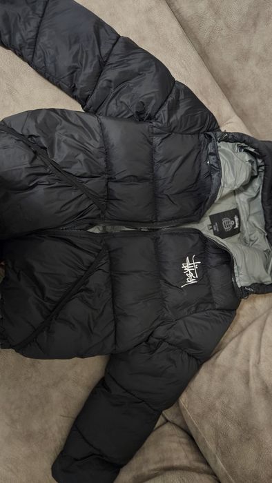 Пуховик Stussy в хорошем состоянии
