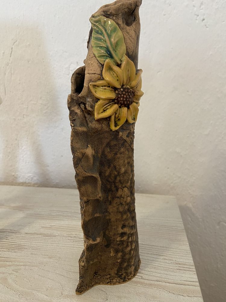 Керамична ваза със слънчоглед
