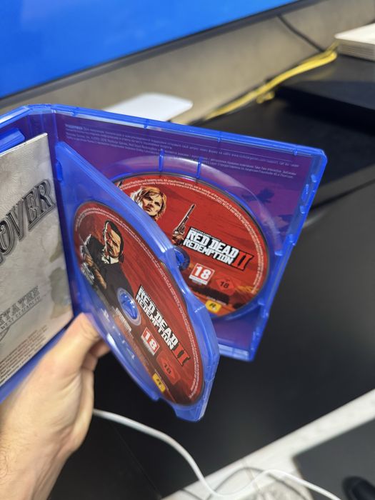 Продам Red dead redemption 2 в отличном состояни