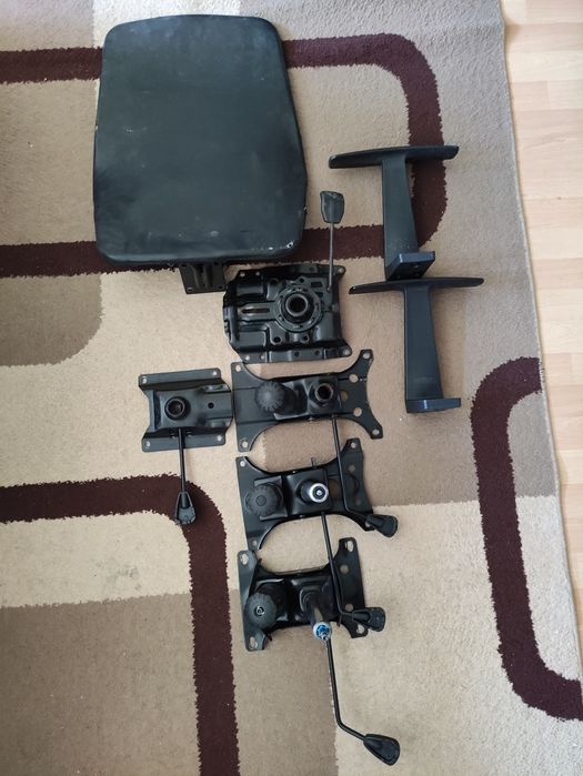 Продавам офис столове и части за тях