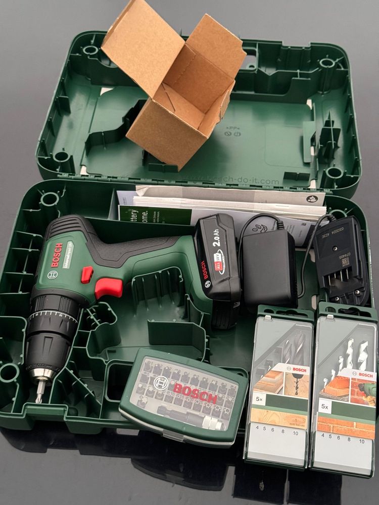 Bormasina Bosch 18V. Acumulator, charger, accesorii, sigilate