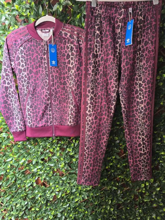 Compleu animal print Adidas