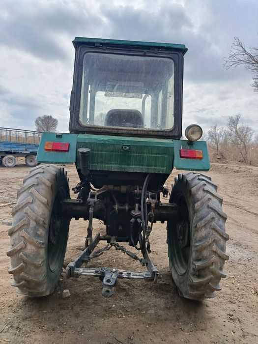 Traktor мтз 8011
