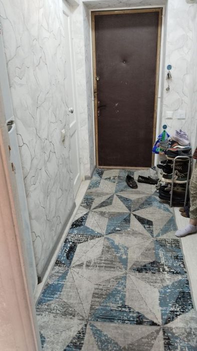Продаю квартиру Яшнабадский р-он Авиасозлар-Дубовая 1ком 4-этаж 4-этаж