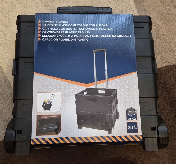 Carucior pliabil din plastic