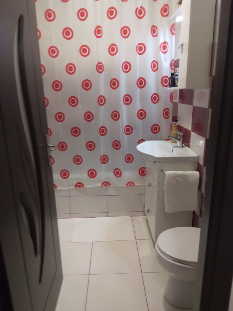 Închiriez  apartament ²2camere centrul civic