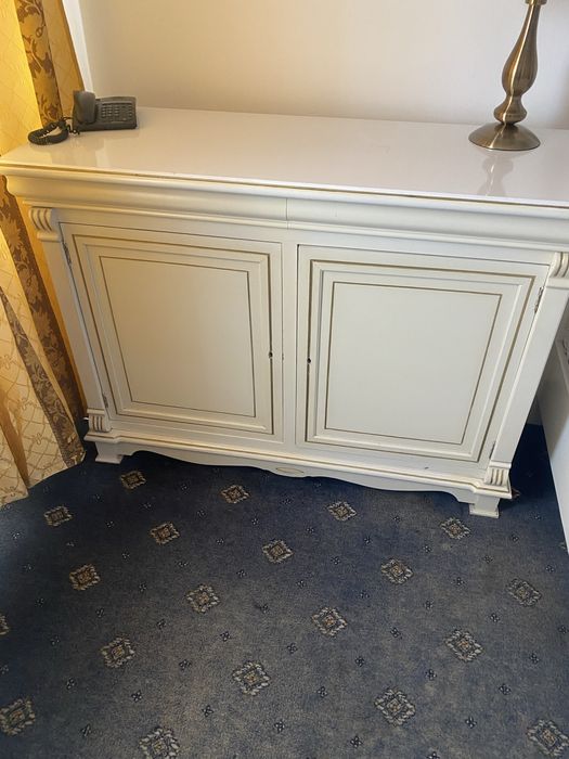 Mobilier dormitor lemn- pat somiera, comoda, noptiera