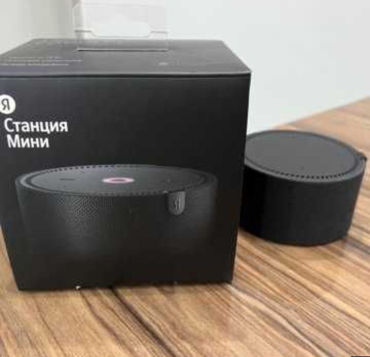 Продам Яндекс станцию Алиса