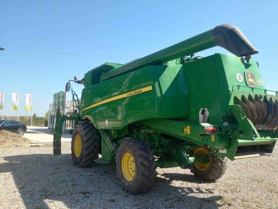Combina John Deere T 550