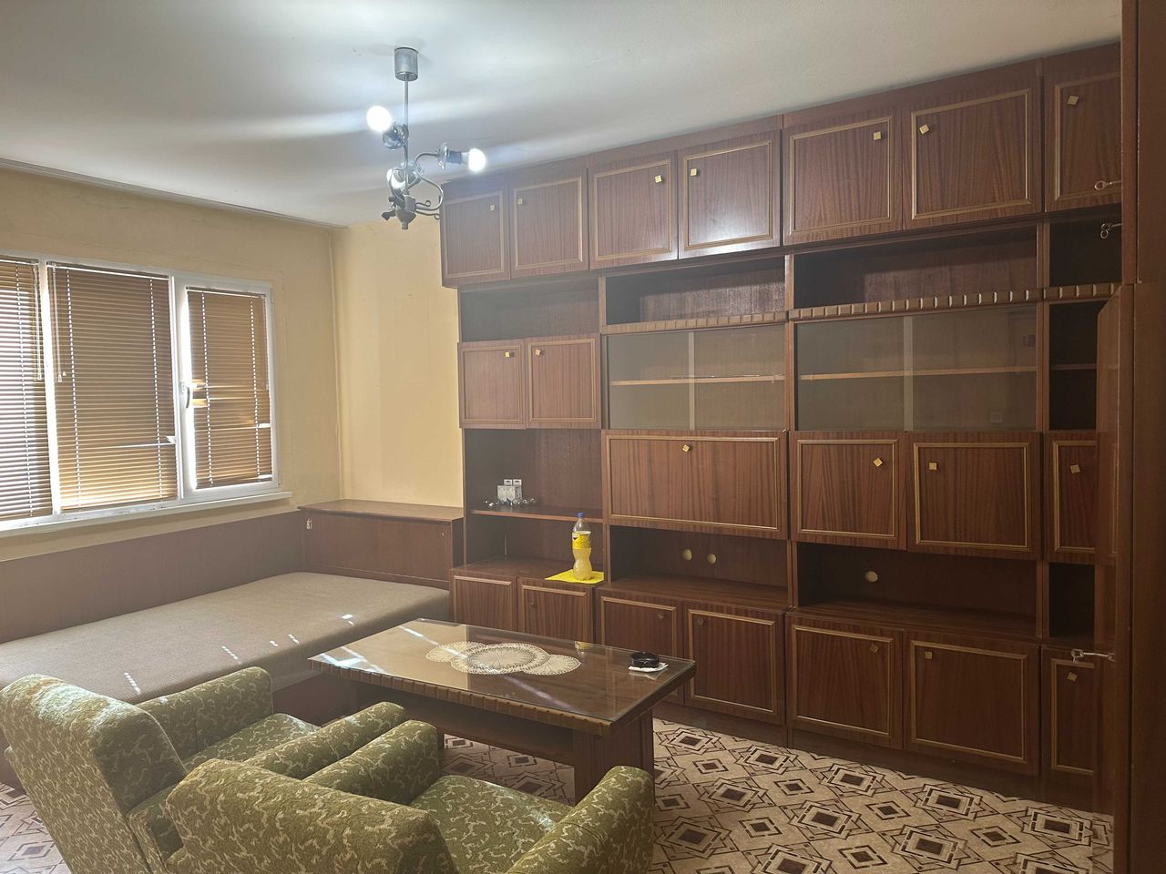 Дава се под наем Двустаен апартамент в Стара Загора, Център - 40 кв.м за 204 € - Снимка #2