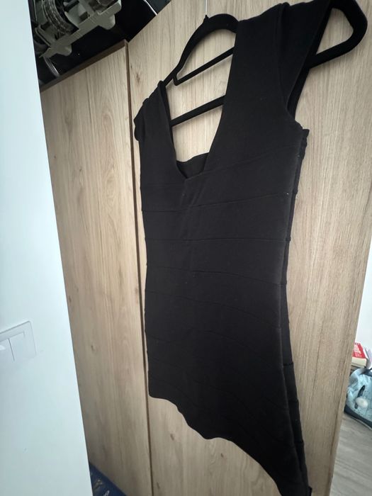 Малка черна рокля