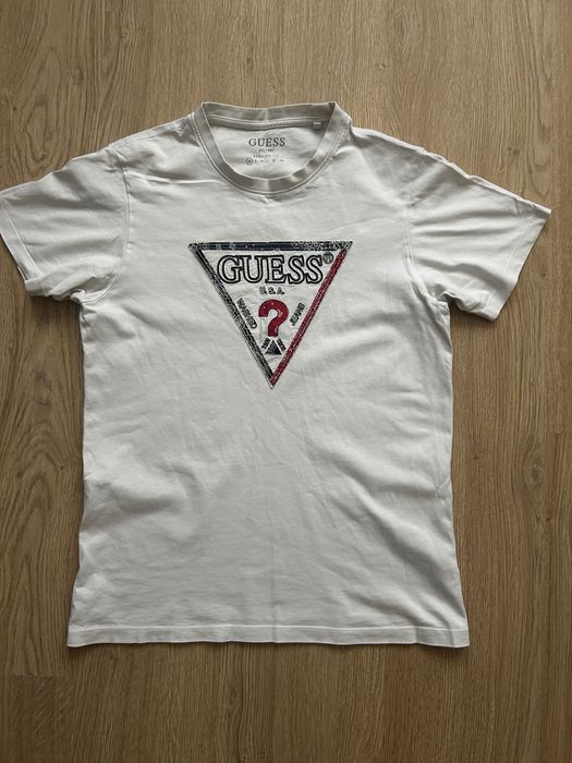 Guess white t-shirt