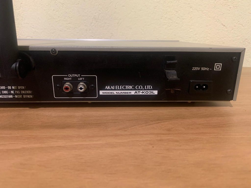 Продавам стерео тунер Akai AT-K03L