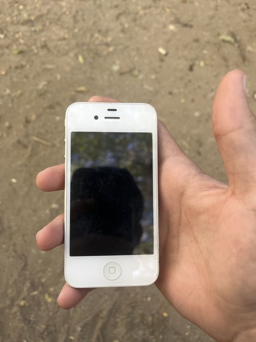 Iphone 4s в хорошем состоянии