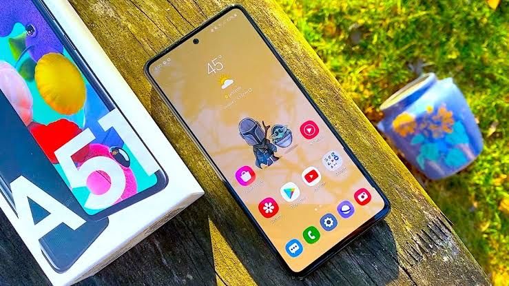 Продам свой Samsung A51 64gb Синий в идеальном состаяние