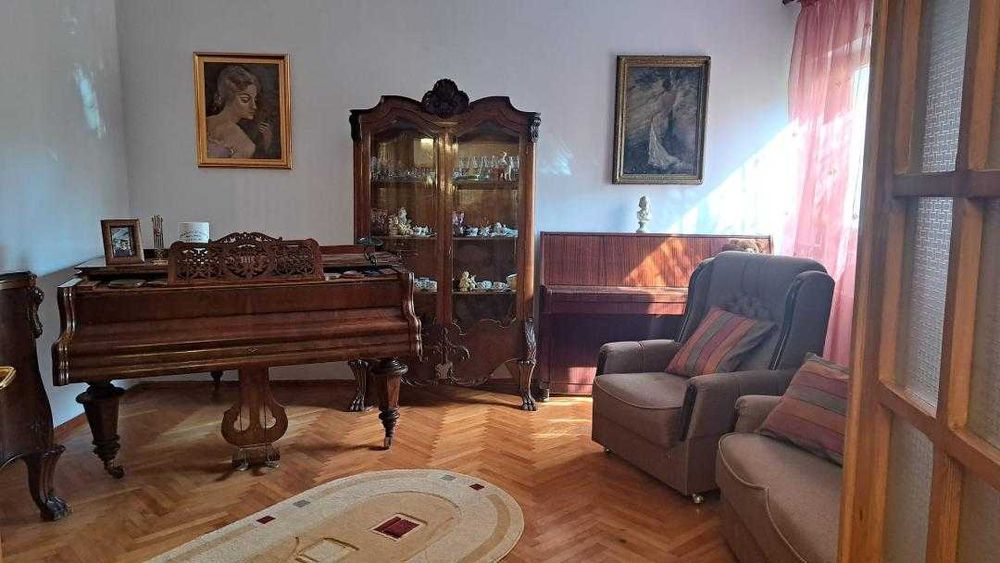 Vanzare casa 3 camere 106 mp Ploiesti-central