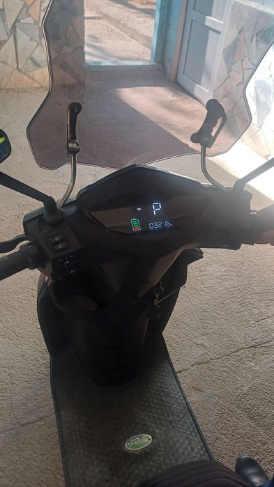 Электро скутер сотилади