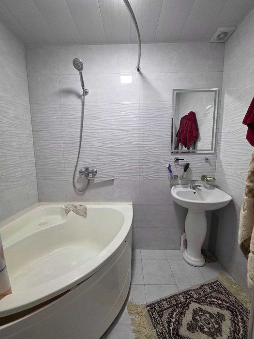 Продаётся передел в 3х комн квартира на 4 этаже Ор-р Крытый рынок