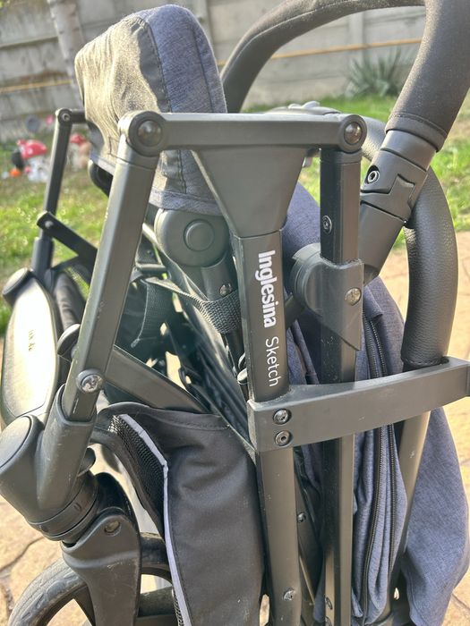 Carucior Inglesina Sketch bleumarin