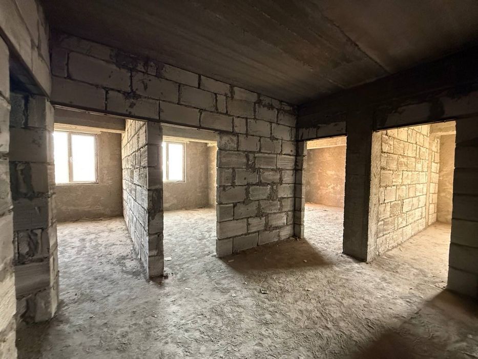 Selxoz yonida karopka kvartira sotiladi