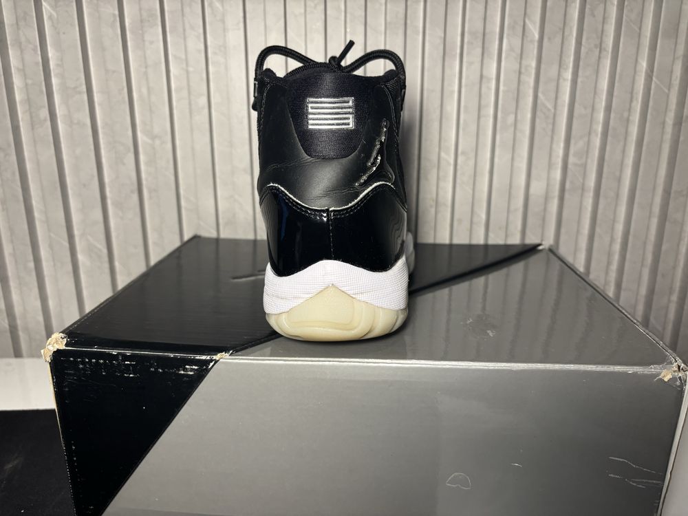 Air Jordan 11 Black and White