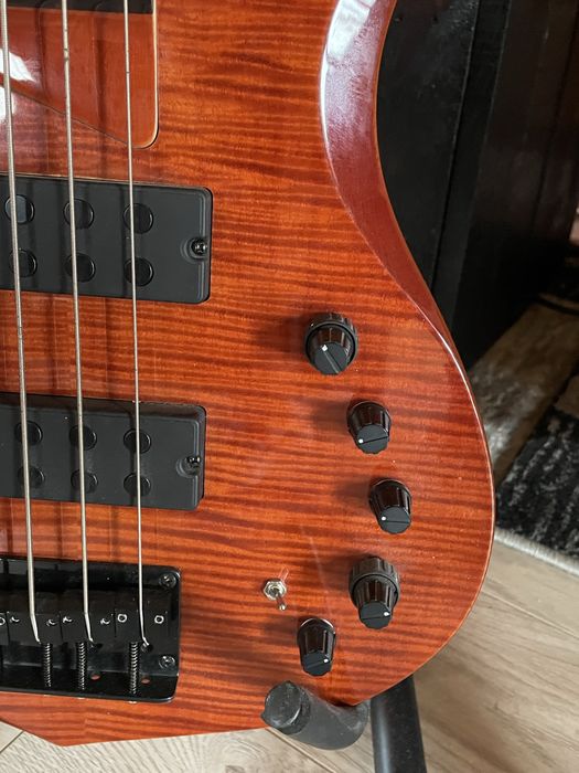 Chitara bas Marcus Miller M3 +flightcase