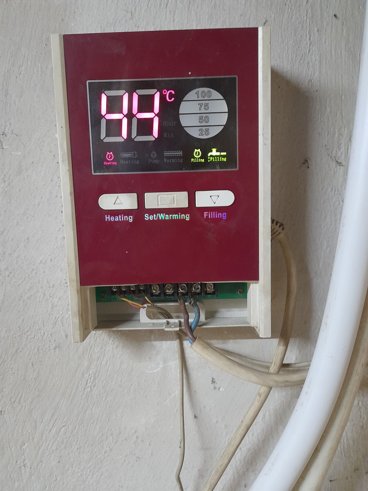Controler instalație de apa calda,nepresurizate