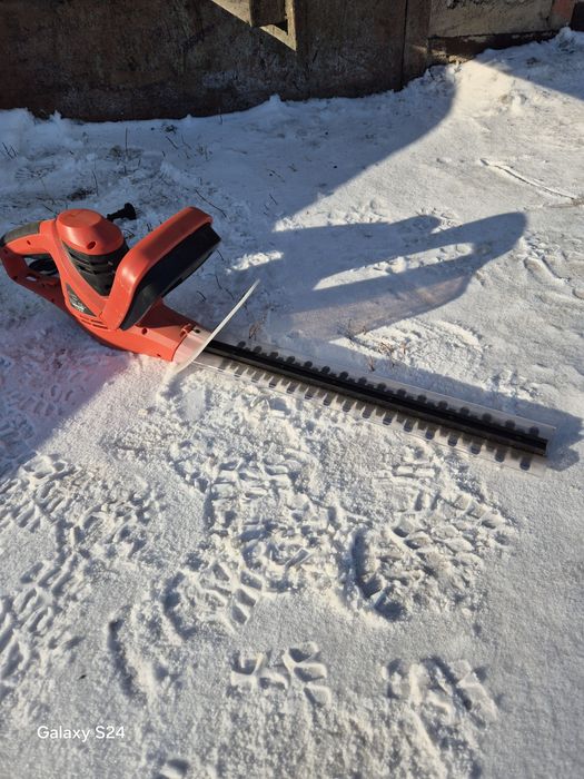 Кусторез электрический