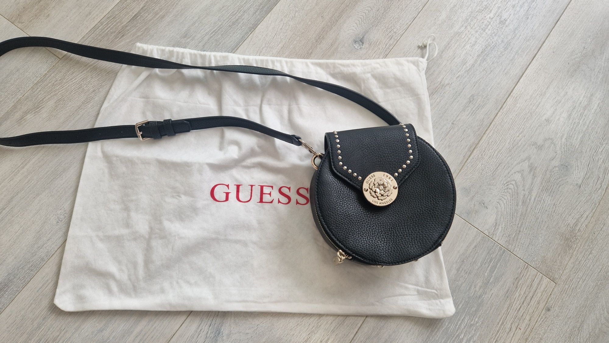 Guess оригинална кръгла чанта