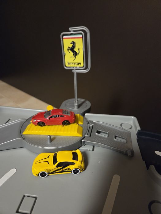 Set parcare Burago Ferrari