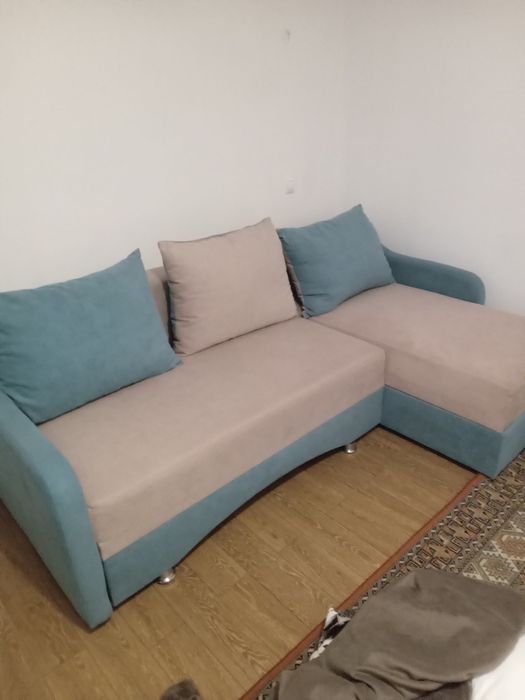 Vând colțar extensibil