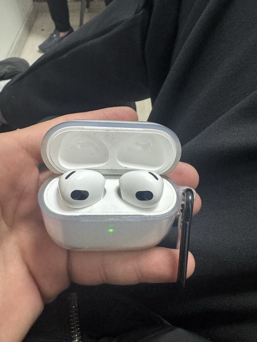Продается Airpods 3