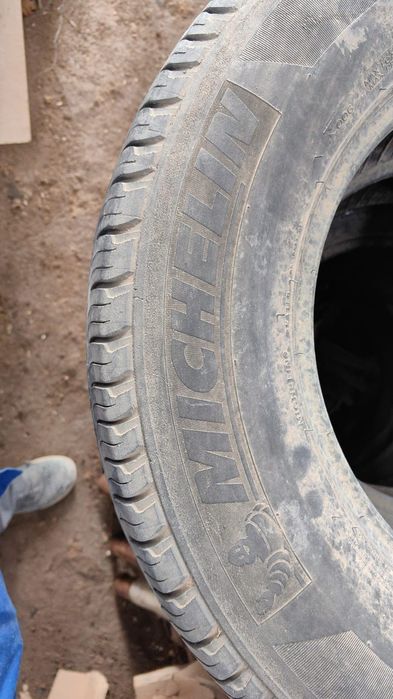 Продам резину б/у, подходит на Lexus, Prado, Mitsubishi, комплект