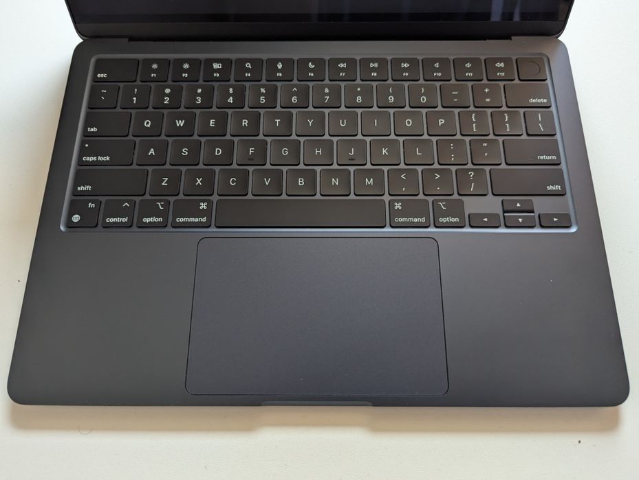 Macbook air 13 m2 8gb/256gb 100% battery