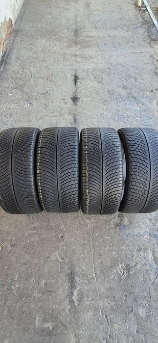 4 anvelope M+S Michelin 295/35/21.Pretul este pe bucata