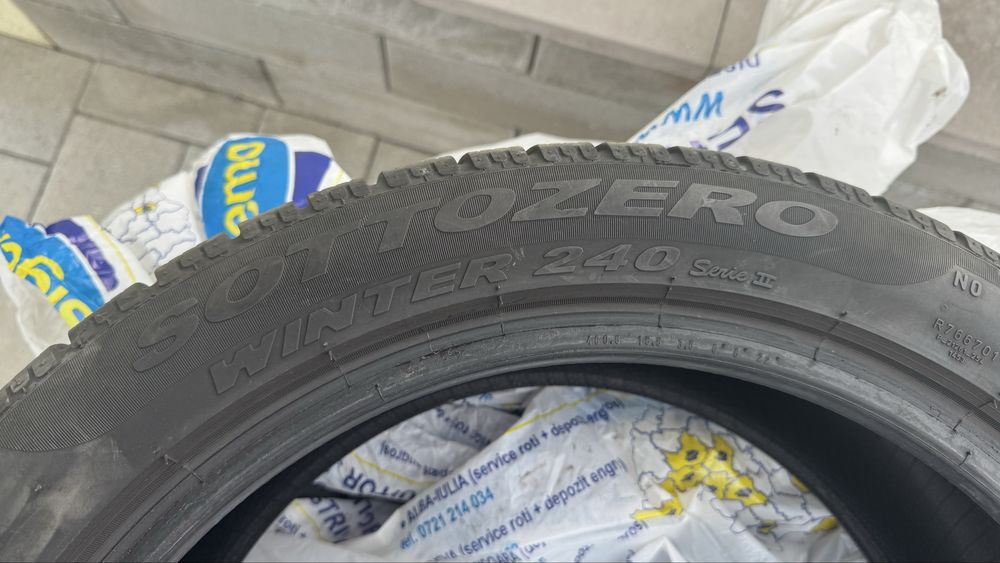 Anvelope 235/45/18 Pirelli iarna