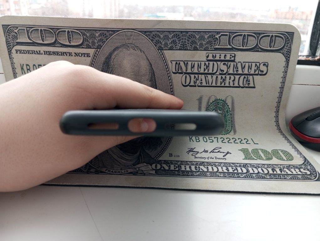 Чехол на iPhone 8