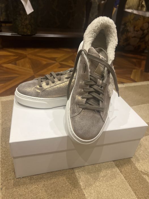 Новые Зимние кроссовки