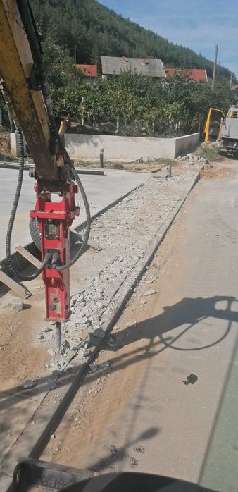 Услуги със багер 3т, самосвал и платформа