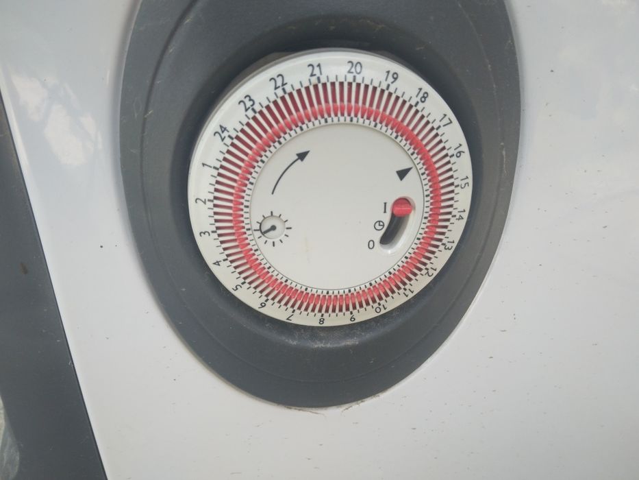 Radiator cu termostat și aeroterma